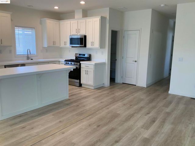 46 Palm Dr., Pittsburg, CA 94565