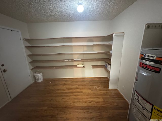 7702 Chatsworth, San Antonio, TX 78250
