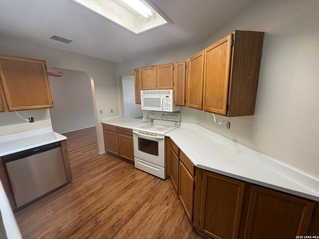 7702 Chatsworth, San Antonio, TX 78250