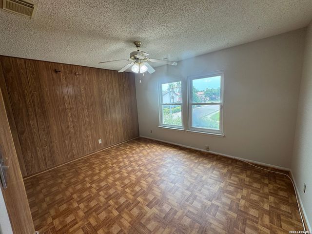 7702 Chatsworth, San Antonio, TX 78250