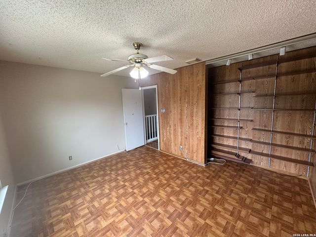 7702 Chatsworth, San Antonio, TX 78250