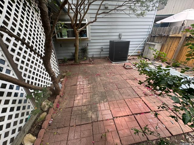 7702 Chatsworth, San Antonio, TX 78250