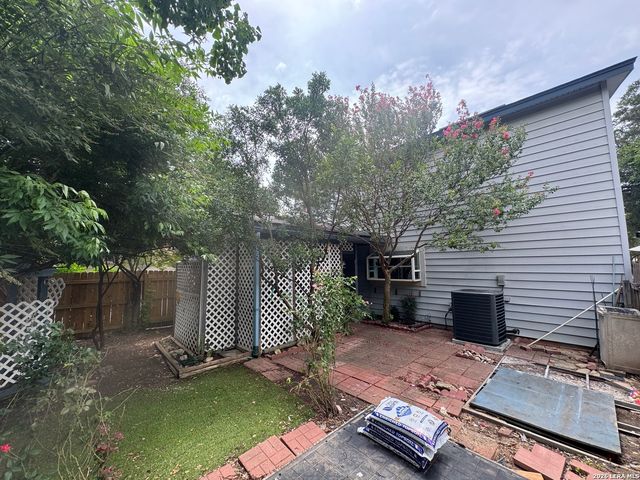 7702 Chatsworth, San Antonio, TX 78250