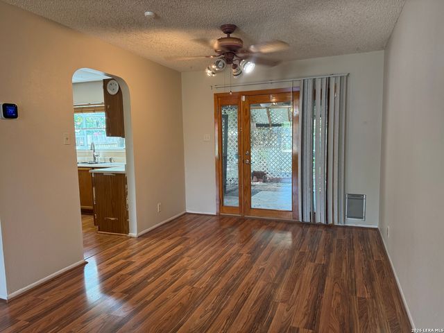 7702 Chatsworth, San Antonio, TX 78250