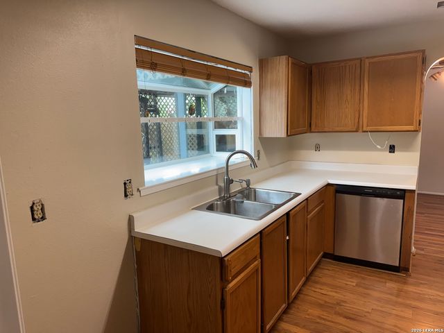7702 Chatsworth, San Antonio, TX 78250