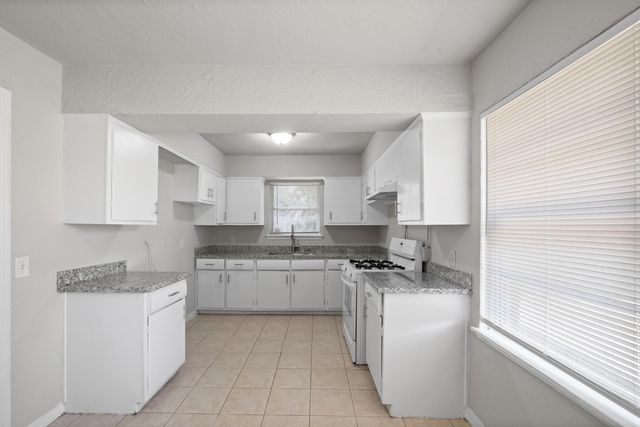 8410 Bob White Drive, Houston, TX 77074