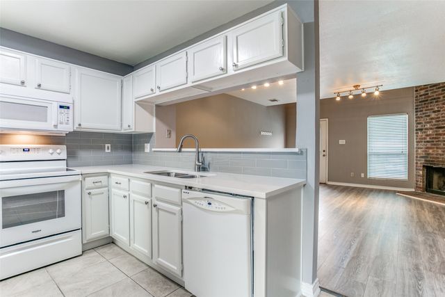 12 Abbey Road, Euless, TX 76039