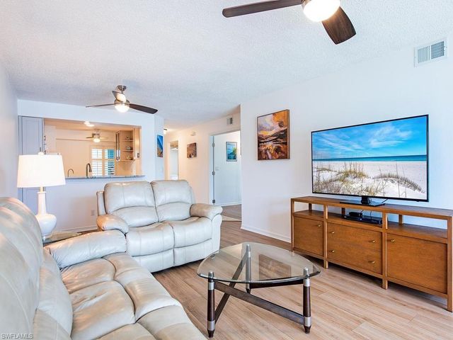 865 New Waterford DR S101, Naples, FL 34104