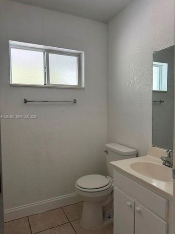 4271 NW 5th Street 256, Plantation, FL 33317