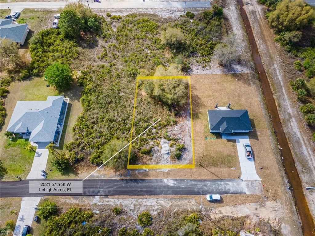 2521 57th ST W, LEHIGH ACRES, FL 33971 — photo 2