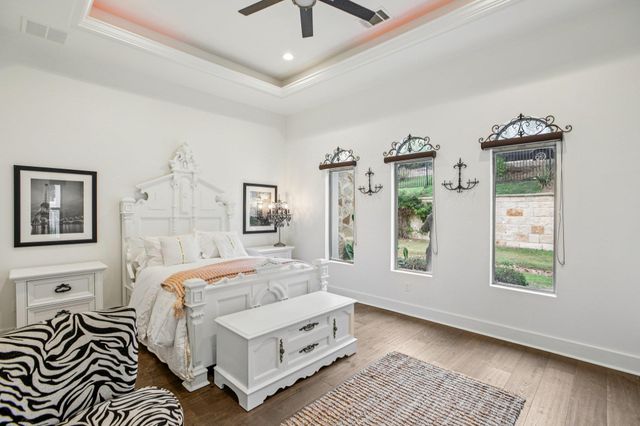 5005 McIntyre CIR, Austin, TX 78734