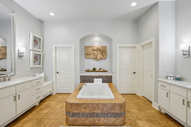 5005 McIntyre CIR, Austin, TX 78734