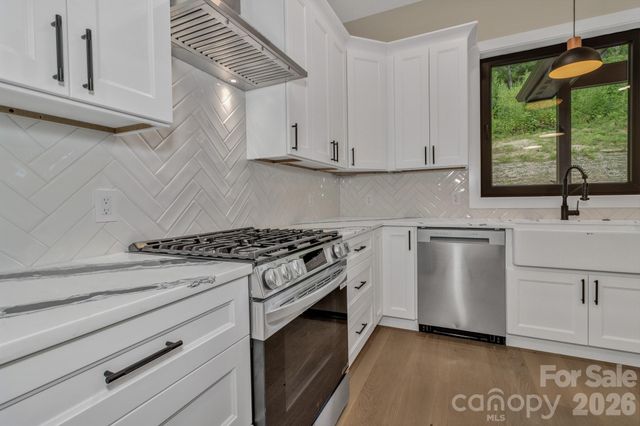 63 Winding Ridge Road, Fairview, NC 28730