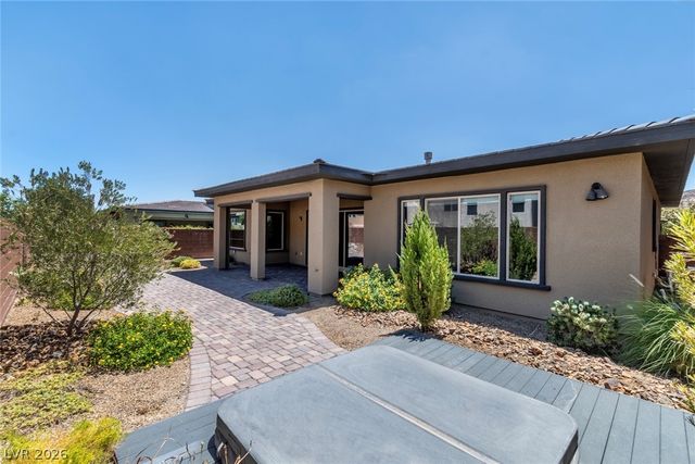 9868 Gemstone Sunset Avenue, Las Vegas, NV 89148