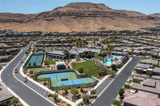 9868 Gemstone Sunset Avenue, Las Vegas, NV 89148