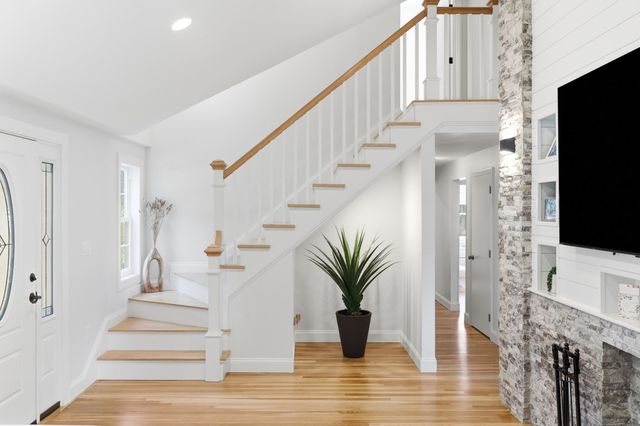 20 Cherokee Rd, Acton, MA 01720