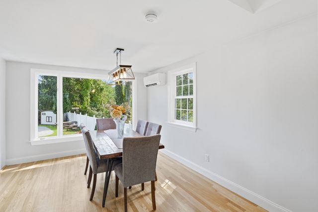 20 Cherokee Rd, Acton, MA 01720