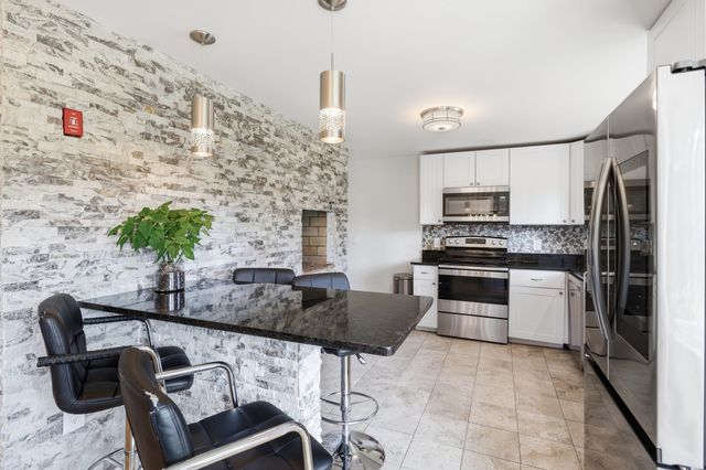 20 Cherokee Rd, Acton, MA 01720