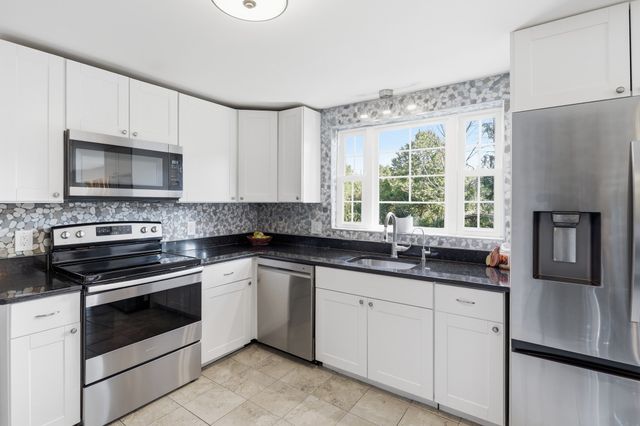 20 Cherokee Rd, Acton, MA 01720
