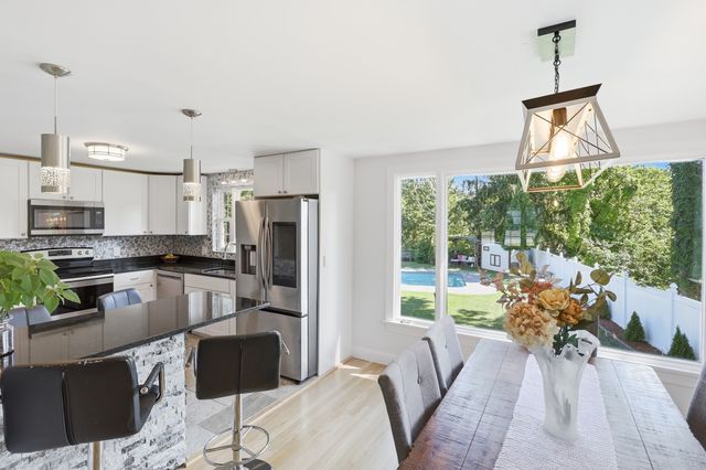 20 Cherokee Rd, Acton, MA 01720