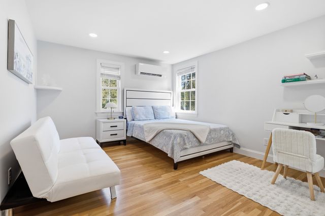 20 Cherokee Rd, Acton, MA 01720