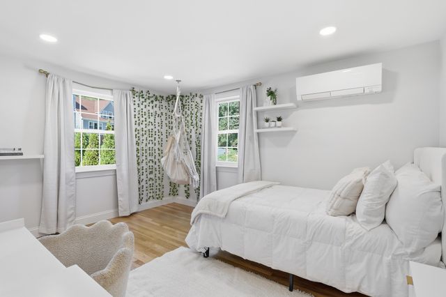 20 Cherokee Rd, Acton, MA 01720