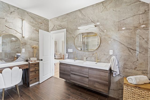 20 Cherokee Rd, Acton, MA 01720
