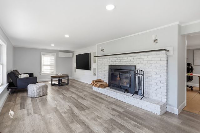 20 Cherokee Rd, Acton, MA 01720