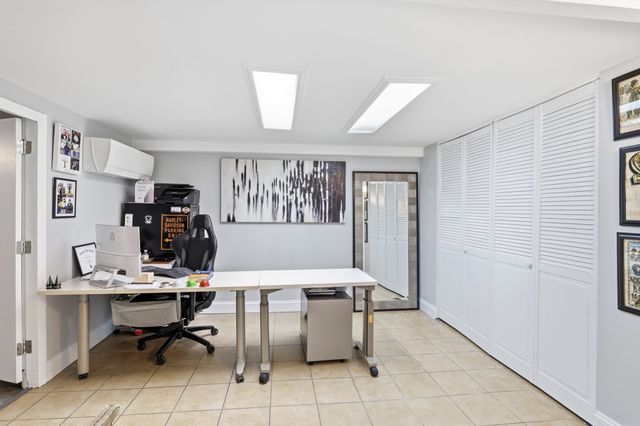 20 Cherokee Rd, Acton, MA 01720