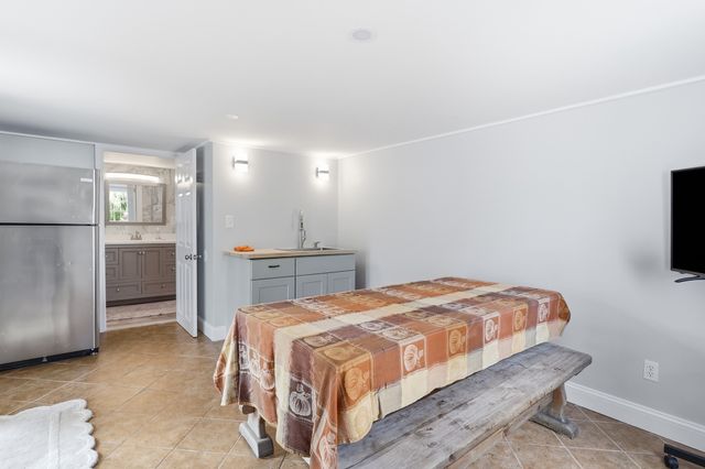 20 Cherokee Rd, Acton, MA 01720
