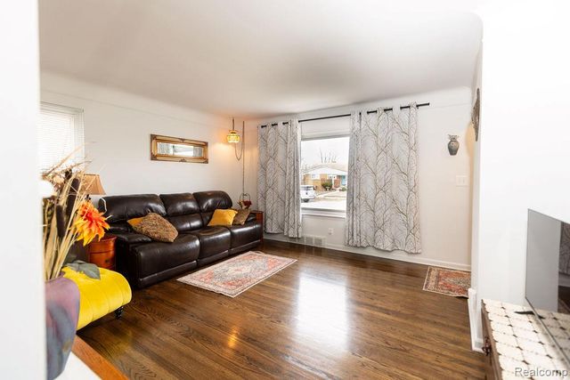 24636 Almond Avenue, Eastpointe, MI 48021