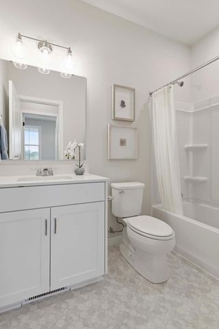 12439 Drayton Trail, Apple Valley, MN 55124