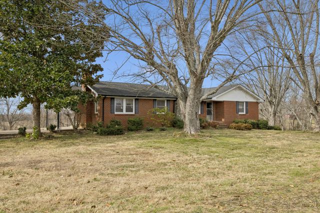 526 W Boiling Springs Rd, Portland, TN 37148
