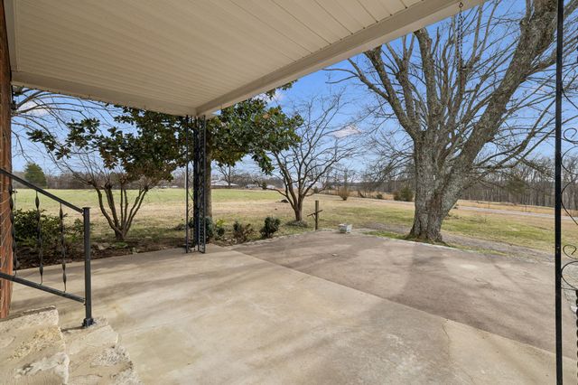 526 W Boiling Springs Rd, Portland, TN 37148