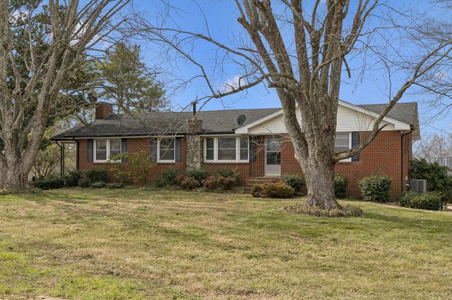 526 W Boiling Springs Rd, Portland, TN 37148