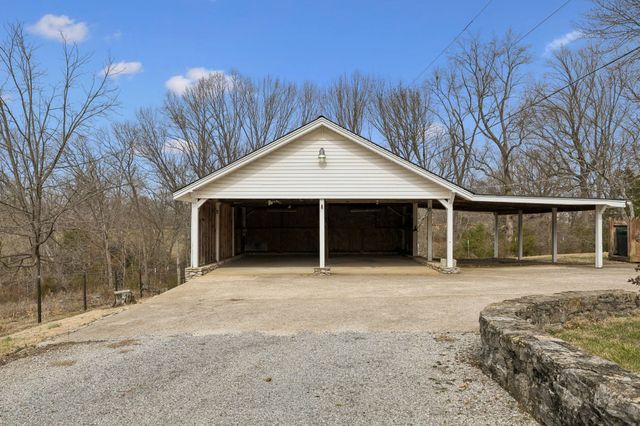 526 W Boiling Springs Rd, Portland, TN 37148
