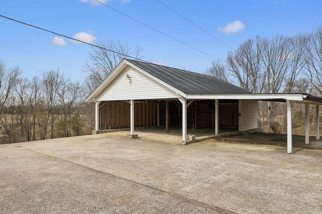 526 W Boiling Springs Rd, Portland, TN 37148