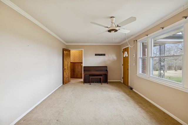 526 W Boiling Springs Rd, Portland, TN 37148