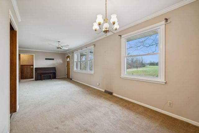 526 W Boiling Springs Rd, Portland, TN 37148