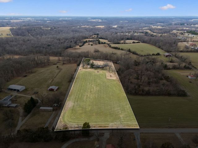 526 W Boiling Springs Rd, Portland, TN 37148