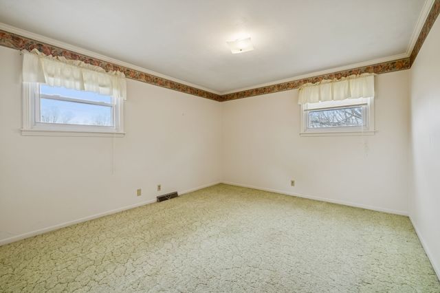 526 W Boiling Springs Rd, Portland, TN 37148