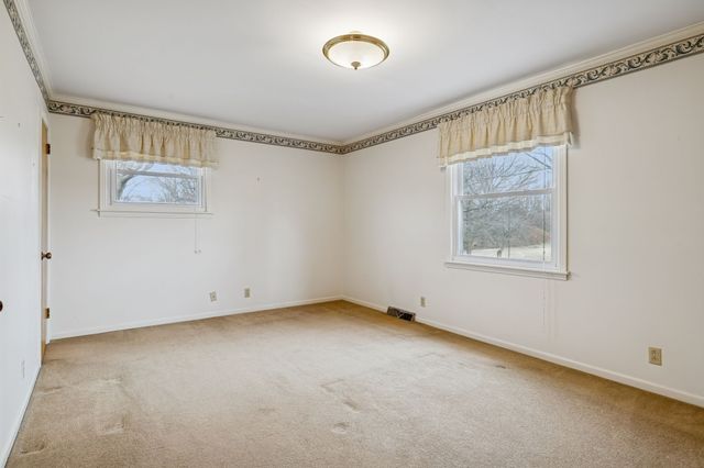 526 W Boiling Springs Rd, Portland, TN 37148