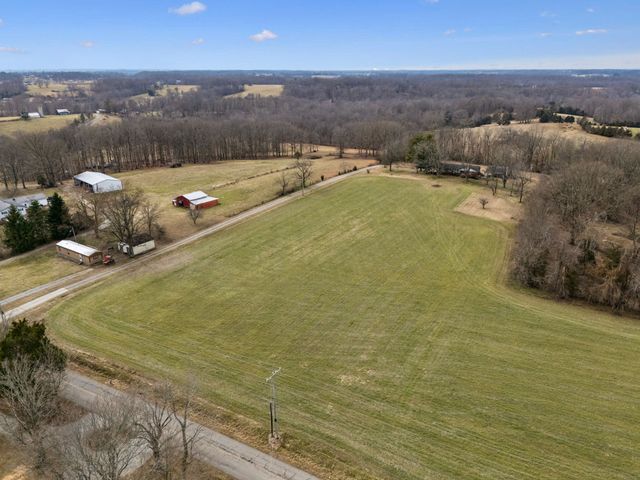 526 W Boiling Springs Rd, Portland, TN 37148