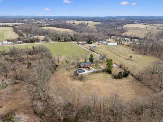 526 W Boiling Springs Rd, Portland, TN 37148