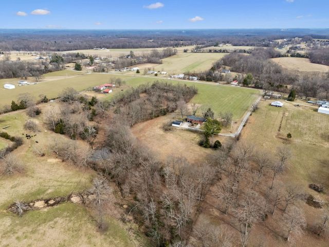 526 W Boiling Springs Rd, Portland, TN 37148