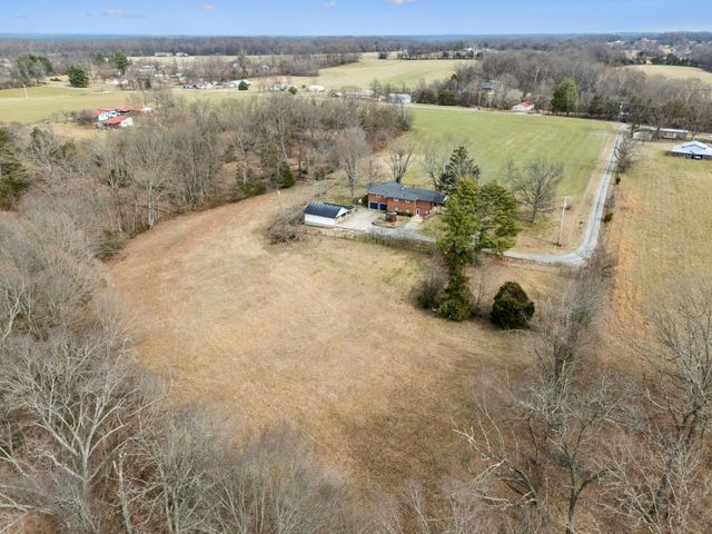 526 W Boiling Springs Rd, Portland, TN 37148