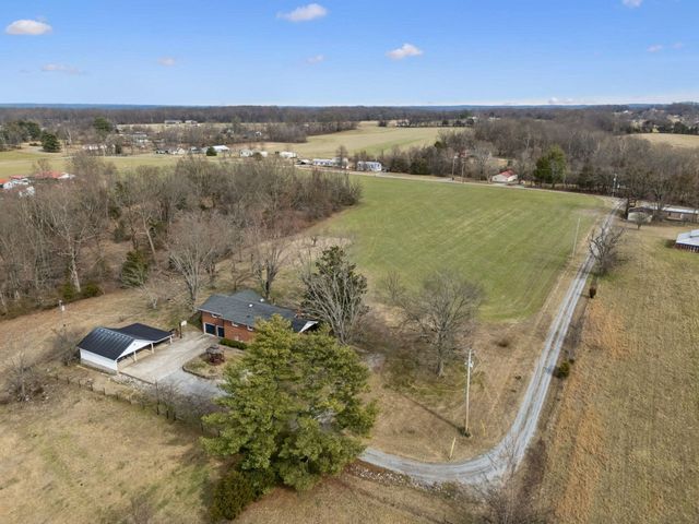 526 W Boiling Springs Rd, Portland, TN 37148