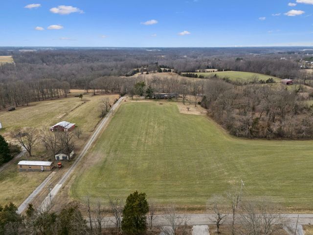 526 W Boiling Springs Rd, Portland, TN 37148