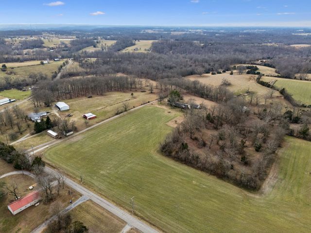 526 W Boiling Springs Rd, Portland, TN 37148