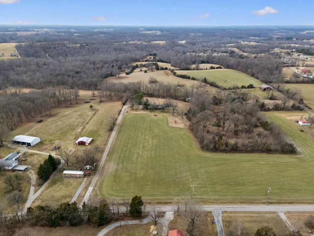 526 W Boiling Springs Rd, Portland, TN 37148